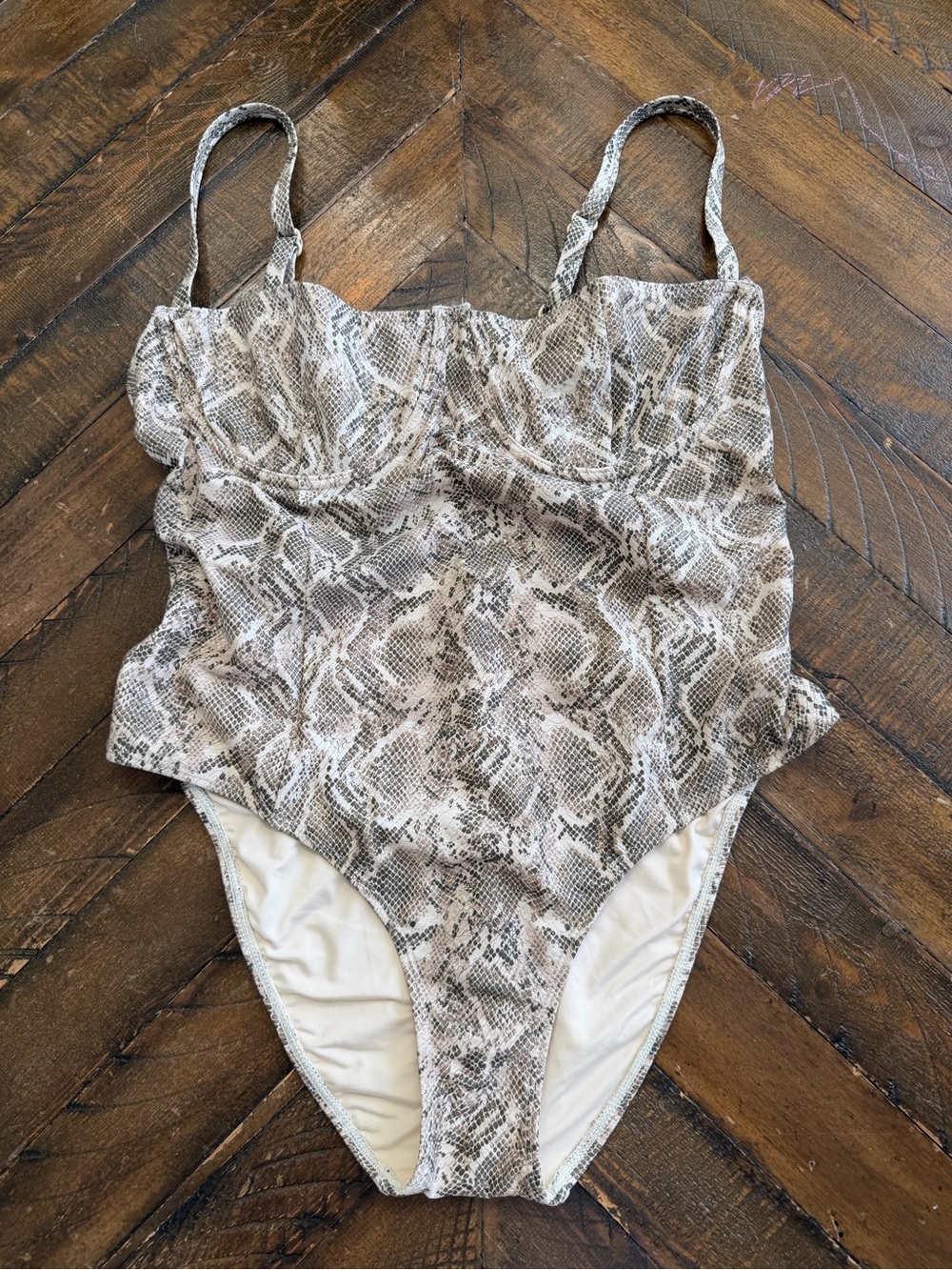 Good American Snake-Print One-Piece Swimsuit - Sand/Beige - Picture 4 of 6